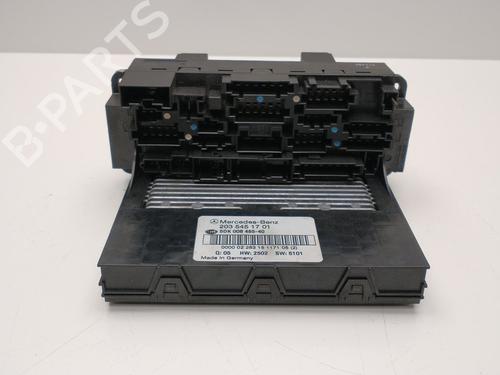 Used Fuse box MERCEDES-BENZ C-CLASS (W203) C 200 CDI (203.004) (116 hp) 24114808