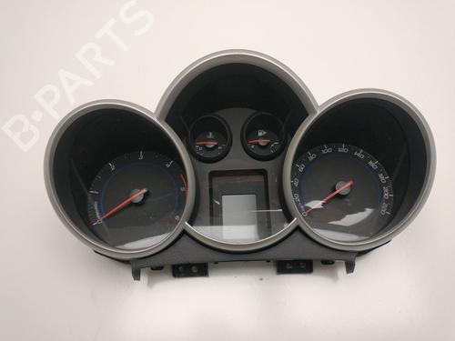 Used Instrument cluster CHEVROLET CRUZE (J300) 2.0 CDI (125 hp) 23275690