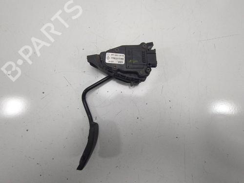 Pédale RENAULT TRAFIC II Bus (JL) 1.9 dCI 80 (JL0B) (82 hp) 12339531