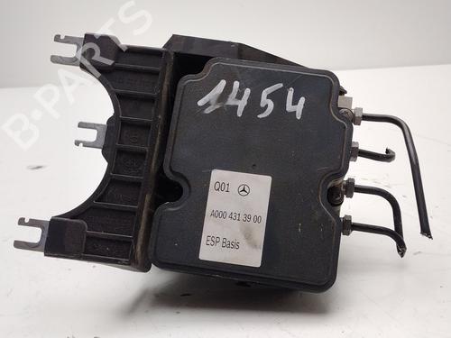 Used ABS pump MERCEDES-BENZ GLA-CLASS (X156) GLA 200 CDI / d (156.908) (136 hp) 30437216