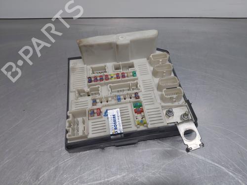 Used Fuse box RENAULT KANGOO / GRAND KANGOO II (KW0/1_) [2008-2025]  31015011