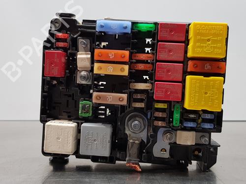 Used Fuse box PEUGEOT 3008 II SUV (MC_, MR_, MJ_, M4_) [2016-2025]  30879958
