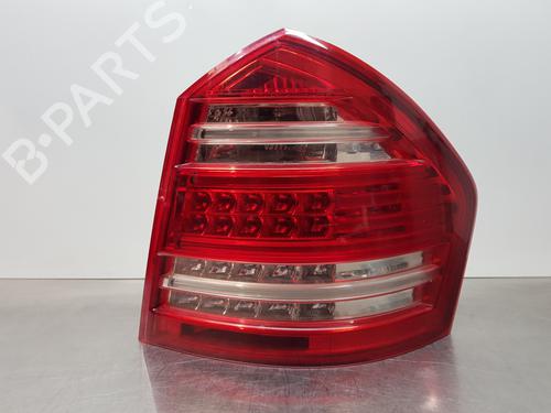 Used Right taillight MERCEDES-BENZ GL-CLASS (X164) GL 450 4-matic (164.871) (340 hp) 26557931