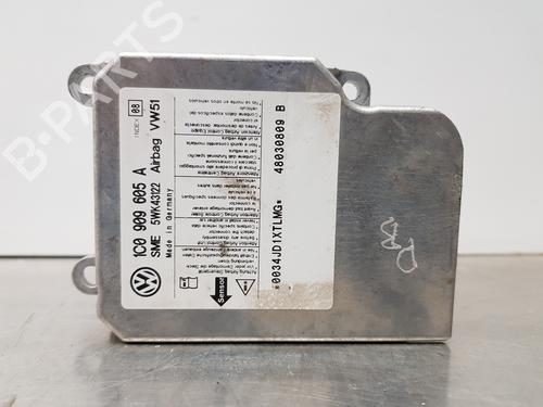 Calculateur Airbags VW TRANSPORTER T5 Bus (7HB, 7HJ, 7EB, 7EJ) [2003-2016]  30880654