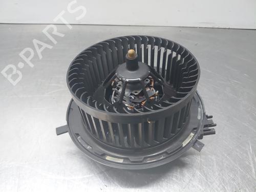 Varmeblæser AUDI Q3 (F3B) 35 TDI (150 hp) 31590724