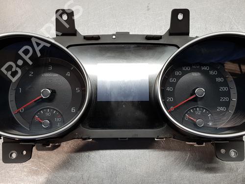 Used Instrument cluster KIA CEED Sportswagon (CD) [2018-2025]  18527681