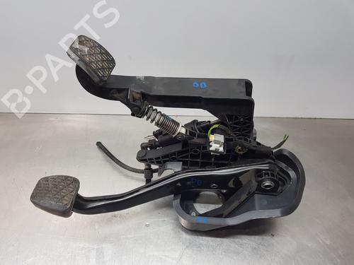 Used Break pedal MERCEDES-BENZ C-CLASS (W205) [2013-2023]  29308115