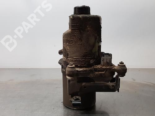 Used Steering pump FORD FOCUS II (DA_, HCP, DP) [2004-2013]  8141832
