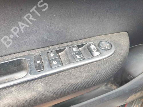 Throttle body PEUGEOT 307 CC (3B) | BP31013139M82