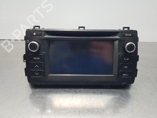 Used Display monitor TOYOTA AURIS (_E18_) 1.6 (ZRE181_, ZRE185_, ZRE185R, ZRE181R) (132 hp) 24104552