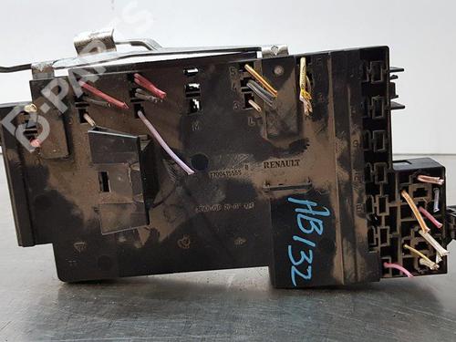 Used Fuse box Fuse box RENAULT SCÉNIC I MPV (JA0/1_, FA0_) 1.9 dTi (JA1U) (80 hp) 8370922 8370922