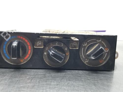 Used Climate control NISSAN CABSTAR (F24M, F24W) 35.13 DCI, 45.13 DCI 2.5 (F24M) (131 hp) 17800410