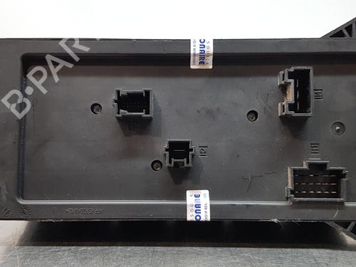 Fuse box VW CRAFTER 30-50 Van (2E_)  | BP18658327E1 