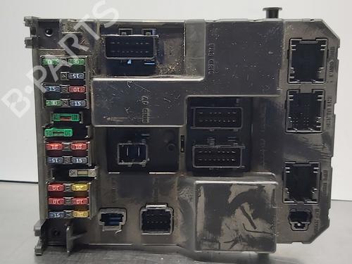 Used Fuse box PEUGEOT 307 CC (3B) 2.0 16V (136 hp) 16435107