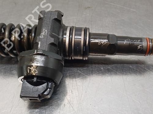 Injektor für VW TOUAREG (7LA, 7L6, 7L7) [2002-2013]  18716223
