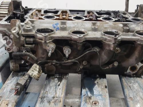 Used Cylinder head PEUGEOT 5008 (0U_, 0E_) 2.0 HDi 150 / BlueHDi 150 (150 hp) 15944063