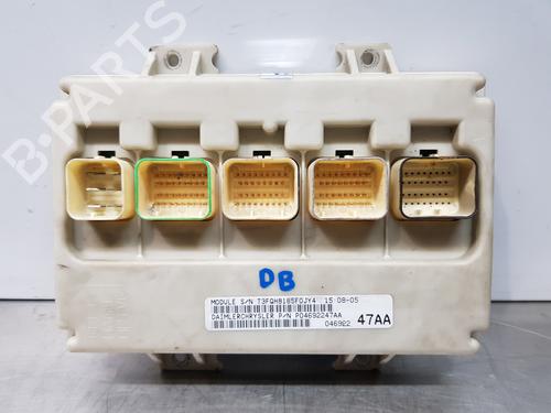 Boîte à Fusibles CHRYSLER VOYAGER / GRAND VOYAGER IV (RG) [2000-2008]  30833550