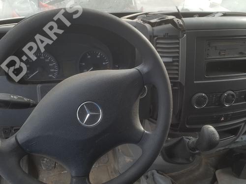 Left front steering knuckle MERCEDES-BENZ SPRINTER 3-t Van (B903) 311 CDI (903.661, 903.662, 903.663) | BP7591725M25 