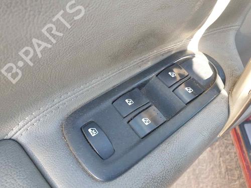 Fuse box RENAULT SCÉNIC II (JM0/1_)  | BP30593977E1 