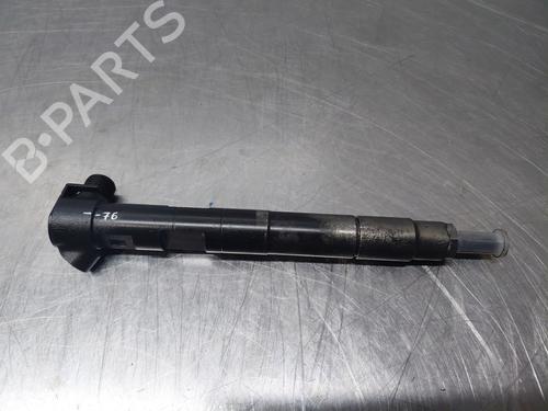 Używane Wtryskiwacz MERCEDES-BENZ GLA-CLASS (X156) GLA 200 CDI / d (156.908) (136 hp) 31342363