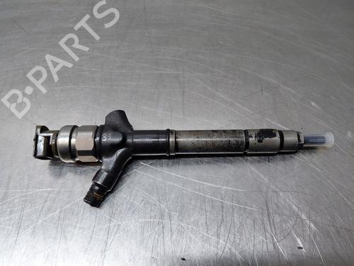 Inyector TOYOTA AURIS (_E15_) 2.0 D-4D (ADE150_, ADE150R) (126 hp) 31591655