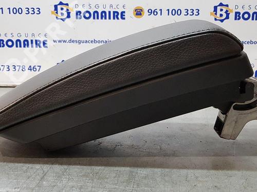 Used Armrest / Center console Armrest / Center console BMW X3 (E83) 3.0 d (218 hp) 7592137 7592137