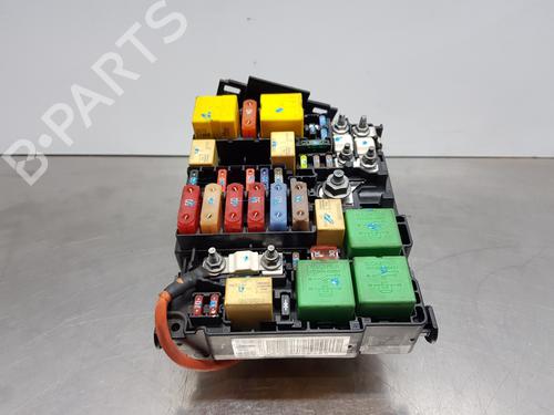 Used Fuse box PEUGEOT 308 II (LB_, LP_, LW_, LH_, L3_) [2013-2021]  30881109