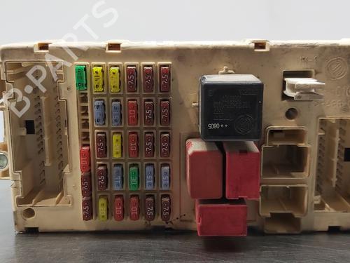 Used Fuse box PEUGEOT BOXER Van 2.2 HDi 120 (120 hp) 17077528