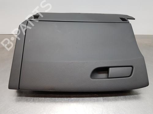 Hanskerom AUDI A4 B9 (8W2, 8WC) [2015-2025]  27175685