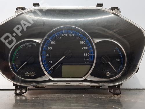 Used Instrument cluster TOYOTA YARIS (_P13_) 1.5 Hybrid (NHP130_, NHP130) (101 hp) 9747661