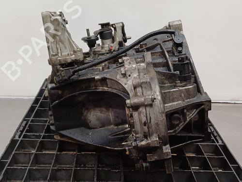 Gearbox KIA CARENS IV | BP18952135M3