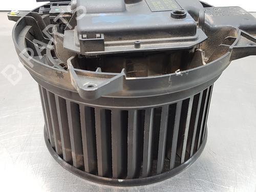 Used Heater blower motor MERCEDES-BENZ M-CLASS (W164) ML 320 CDI 4-matic (164.122) (224 hp) 18146919