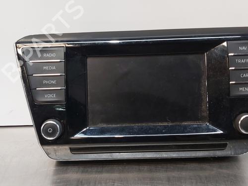 Used Display monitor SKODA SUPERB III (3V3) 2.0 TDI (150 hp) 15354302