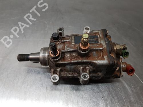 Used Injection pump OPEL SIGNUM Hatchback (Z03) [2003-2008]  30566363