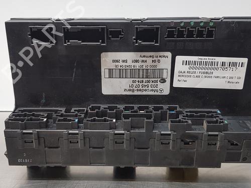 Zekeringkast MERCEDES-BENZ C-CLASS T-Model (S203) C 200 CDI (203.204) (116 hp) 17234779