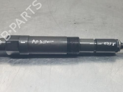Used Injector FORD MONDEO III Saloon (B4Y) [2000-2007]  30880082