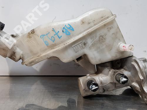 Used Brake master cylinder KIA CARENS IV 1.7 CRDi (116 hp) 10655500