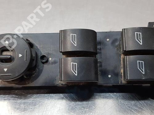 Used Left front window switch Left front window switch FORD FOCUS II (DA_, HCP, DP) 2.0 TDCi (136 hp) 8921661 8921661