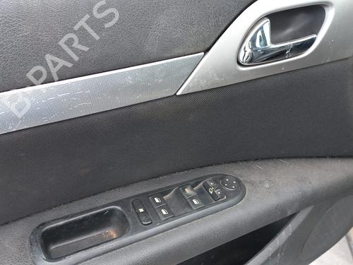 Fuse box PEUGEOT 407 (6D_)  | BP13550759E1 