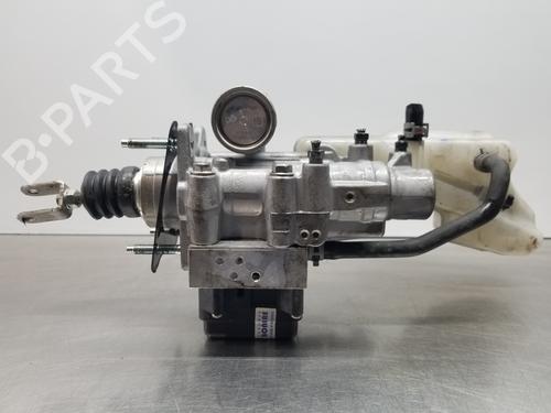 Used Servo brake TOYOTA COROLLA Estate (_E21_) 1.8 Hybrid (ZWE211W) (122 hp) 22778901