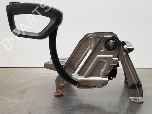 Used Hand brake CHEVROLET CAPTIVA (C100, C140) 2.0 D 4WD (150 hp) 30878699