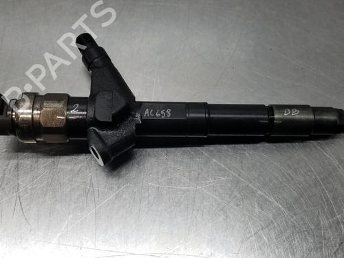Used Injector NISSAN PATHFINDER III (R51) 2.5 dCi (174 hp) 17744151