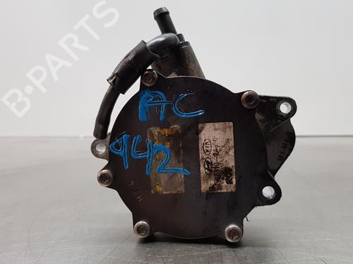 Used Vacuum pump KIA CARENS IV 1.7 CRDi (116 hp) 18061639