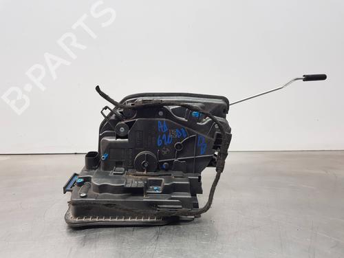 Używane Zamek drzwi przednich prawych BMW X1 (F48) sDrive 18 d (150 hp) 30880235