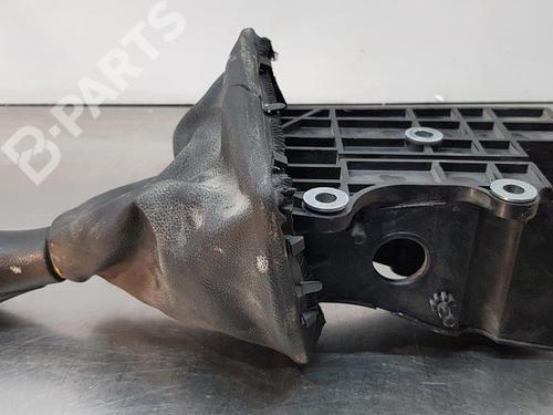 Used Manual gearbox selector Manual gearbox selector FIAT FIORINO Box Body/MPV (225_) 1.3 D Multijet (225BXD1A, 225BXB1A, 225BXB11) (75 hp) 11172928 11172928
