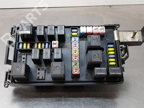 Used Fuse box CHRYSLER 300C (LX, LE) 3.0 CRD (218 hp) 10137877
