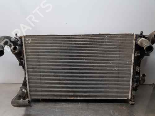 Used Water radiator OPEL SIGNUM Hatchback (Z03) [2003-2008]  30566326