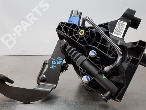 Break pedal FIAT TALENTO Bus (296_) 1.6 D 465016415R