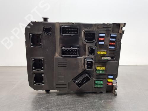 Używane Skrzynka bezpieczników PEUGEOT 407 (6D_) [2004-2011]  30881066