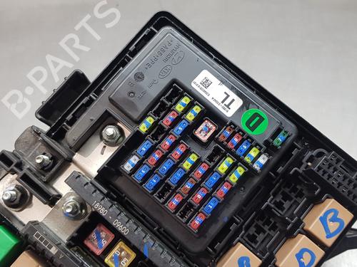 Fuse box HYUNDAI TUCSON (TL, TLE)  | BP15611038E1 
